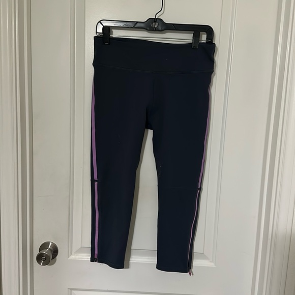 Fabletics Pants - Capri Leggings